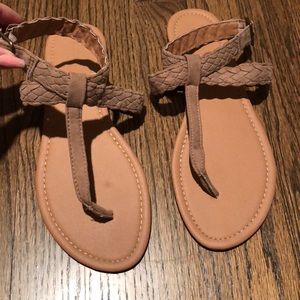 Cute straps sandals